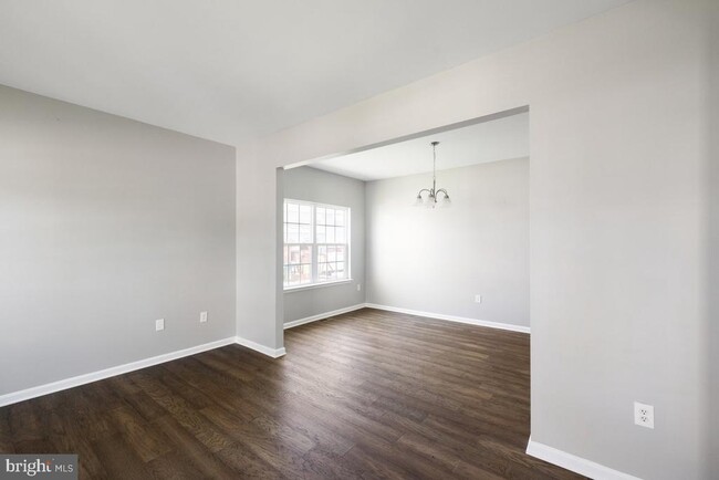 Building Photo - 12 Glenbrook Rd