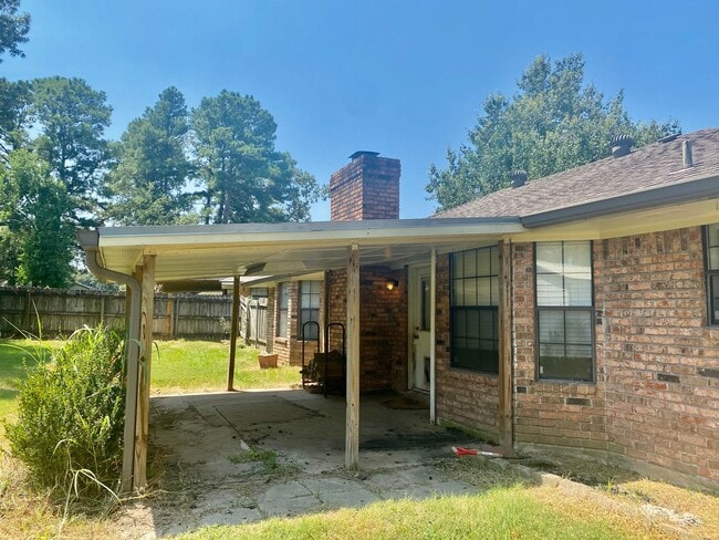 Building Photo - Haughton LA Dogwood Park Subdvn Home for Lease | $1,600/mo | 3 br 2 ba