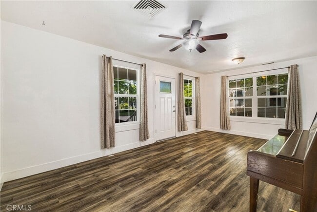 Building Photo - Chico home for rent 3 bed 2 bath, yard cha...