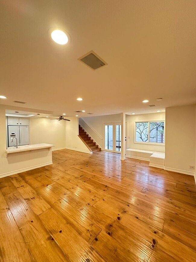 Primary Photo - 3 Bedroom Irvine Home - Large Master Suite w/ Wood Floors - Beautiful!!!!!