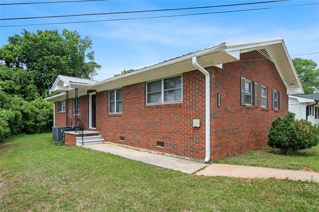 Building Photo - 1437 Vesta Ave