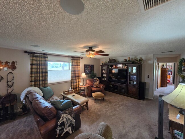 Building Photo - 5675 E Burris Ln