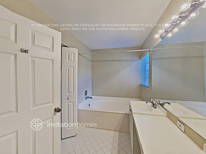 Building Photo - 10309 Allegro Dr