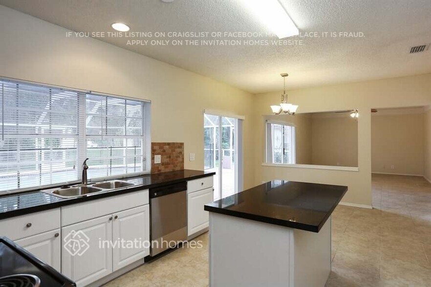 Building Photo - 3855 Sanctuary Dr