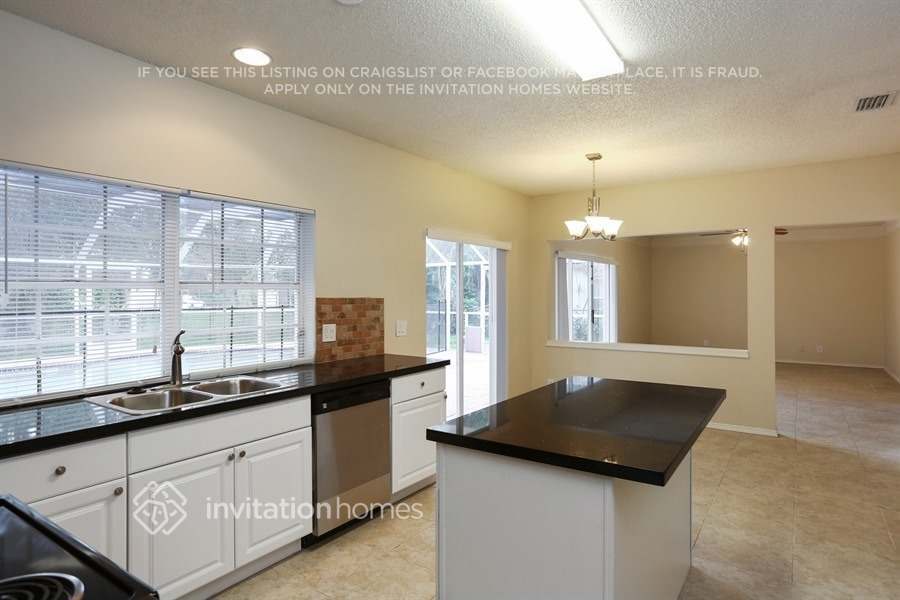 Building Photo - 3855 Sanctuary Dr