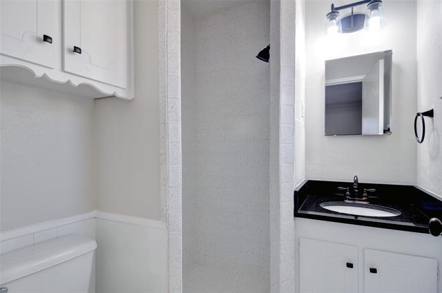 Building Photo - 208 Rolling Hills Dr