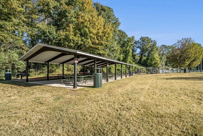 Building Photo - 612 Luckett Ct