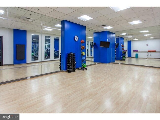 Building Photo - 1425 Locust St