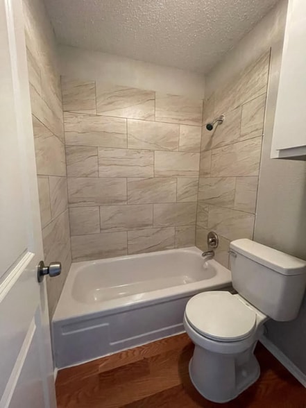 Building Photo - 5625 Antoine Dr