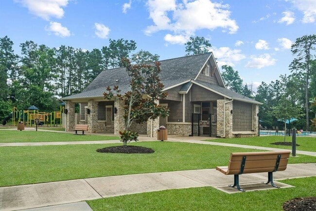 Building Photo - 14108 N Crater Lake Trail