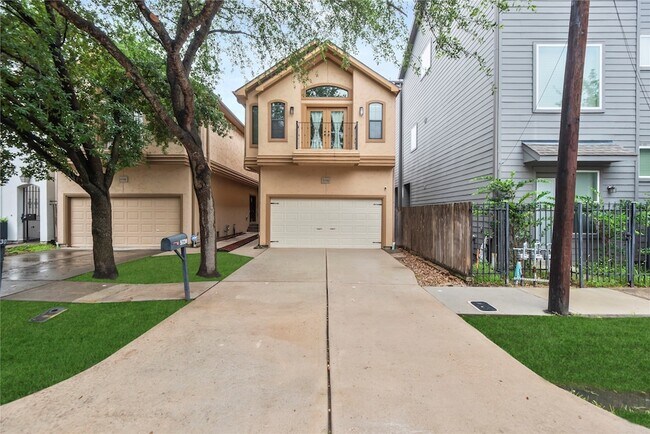 Building Photo - 5728 Petty St