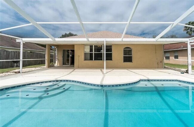 Building Photo - 1442 Lake Shore Ranch Dr