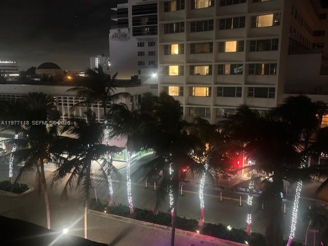 Building Photo - 100 Lincoln Rd