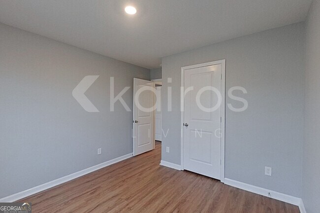 Building Photo - 3470 Bridgewood Dr