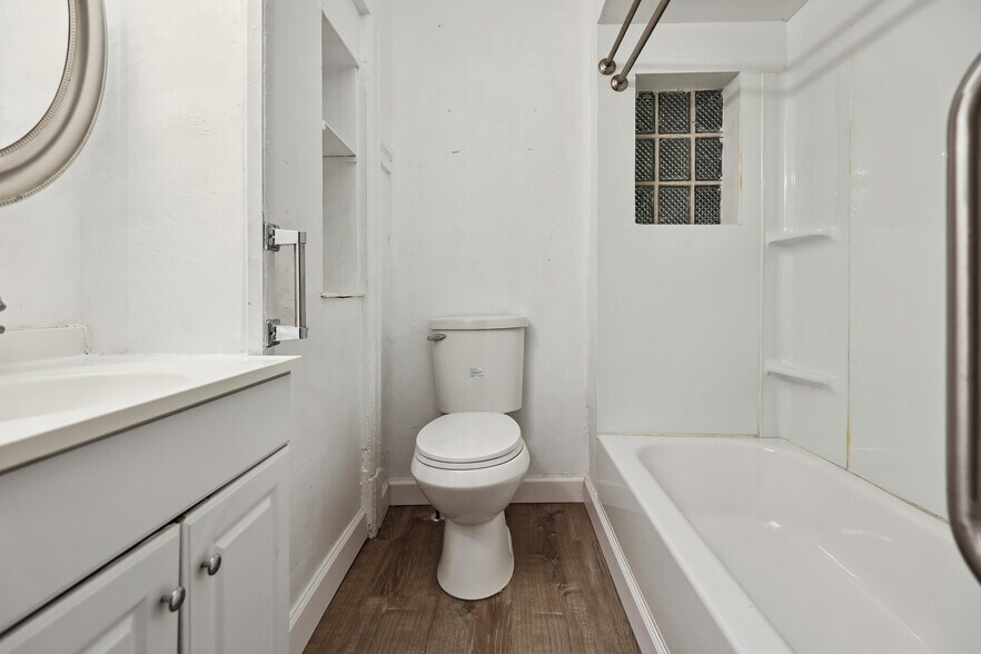 Building Photo - 5237 Enright Ave