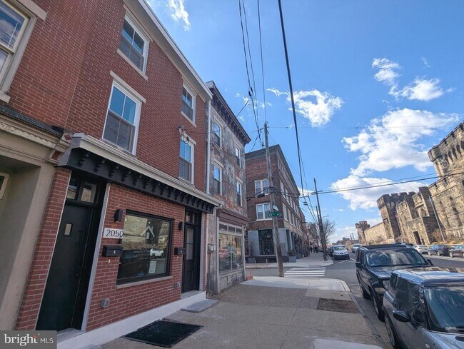 Building Photo - 2050 Fairmount Ave