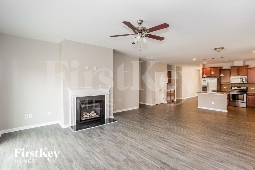 Building Photo - 3516 Larkhaven Ave SW