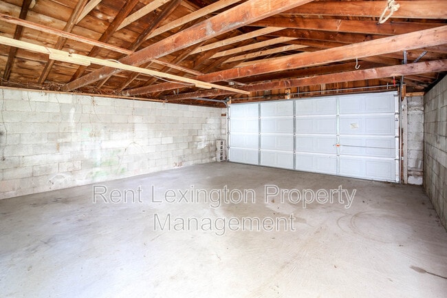Building Photo - 1771 Harrodsburg Rd
