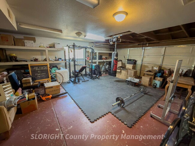 Building Photo - AVAILABLE MAY - Atascadero Home with Backyard Oasis + Bonus Office