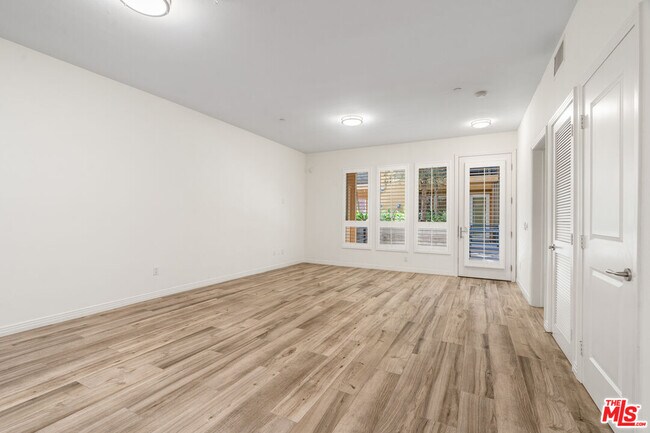 Building Photo - 4050 Glencoe Ave