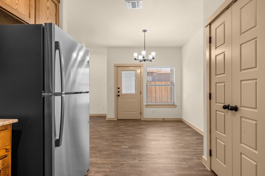 Building Photo - 5904 Cactus Flower Ln