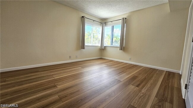 Building Photo - 301 6th Ave S