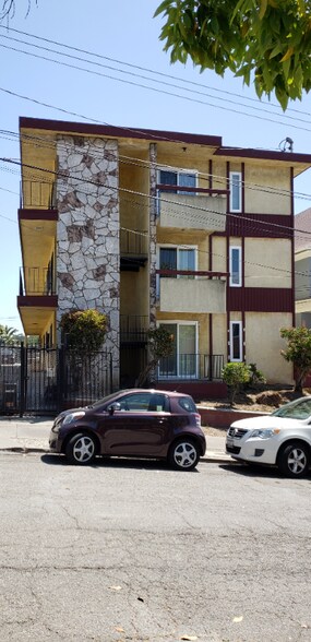 Building Photo - 1830 10th Ave