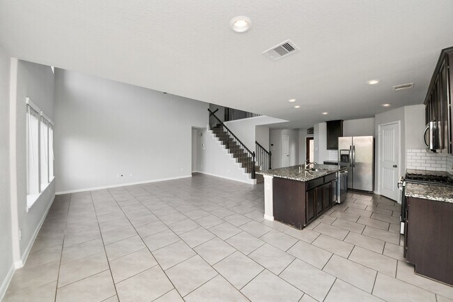 Building Photo - 18319 Pin Oak Lake Dr
