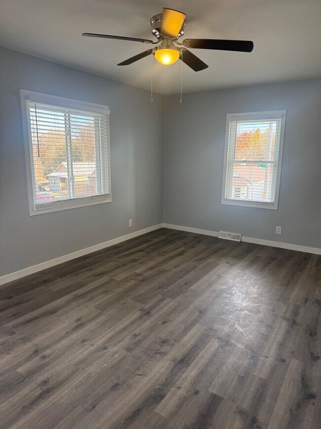 Building Photo - 2753 Dean Cir