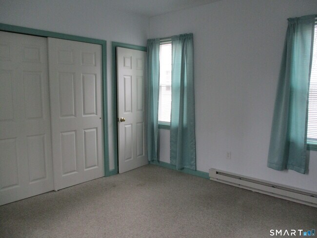 Building Photo - 76 Dog Hill Rd