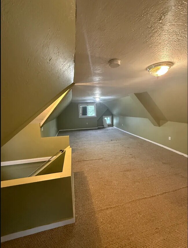 Building Photo - 536 E 123rd St