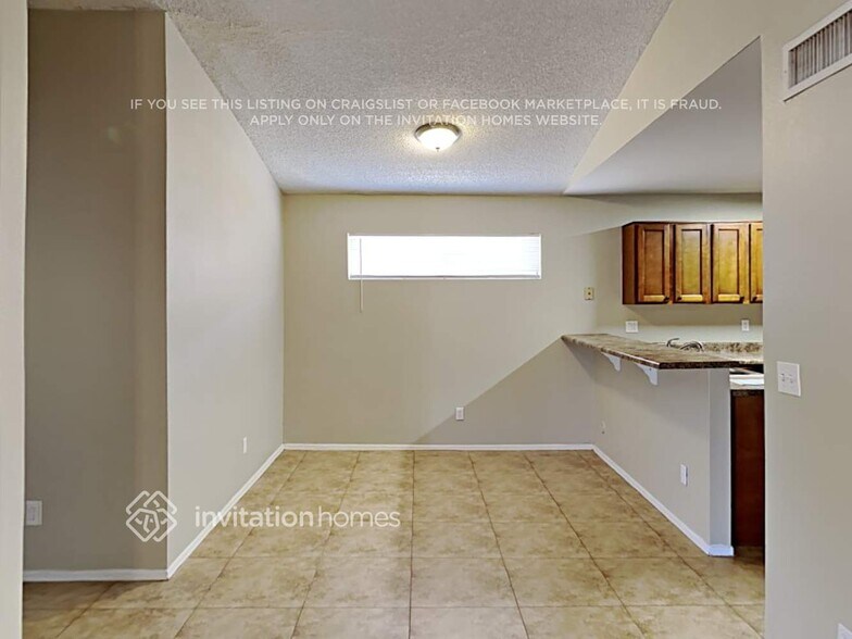Building Photo - 1411 S Quinn