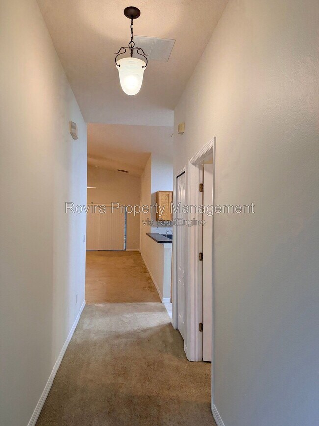 Building Photo - 175 Ridgebrook Ct