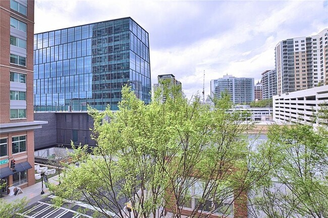 Building Photo - 845 Spring St NW