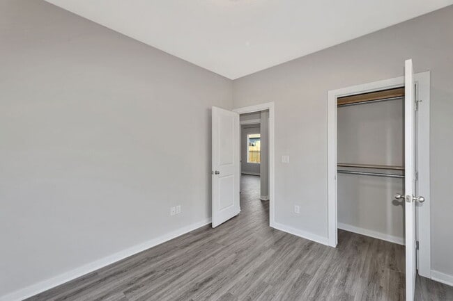 Building Photo - 13432 W Haskell Ct