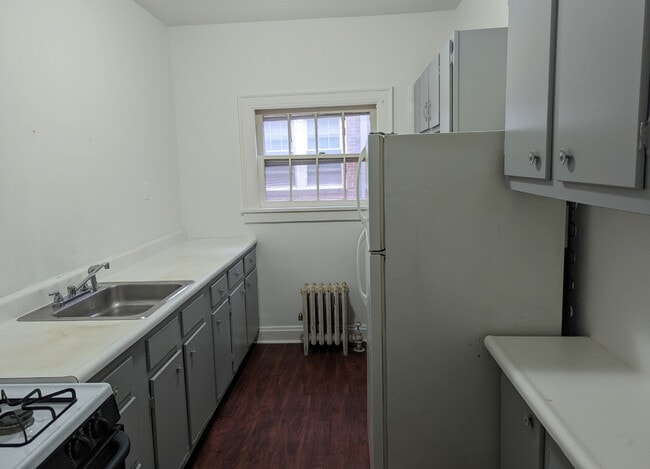 Building Photo - 1055 Cove Ave