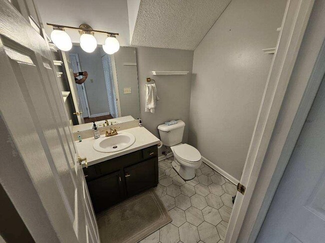 Building Photo - 5051 Mint Hill Ct