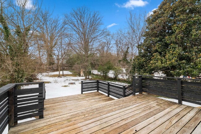 Building Photo - Spacious Single-Family Home with Versatile Living Spaces