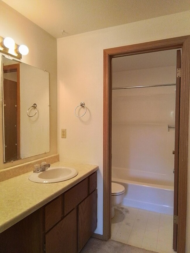 Building Photo - 719 S Church Ave