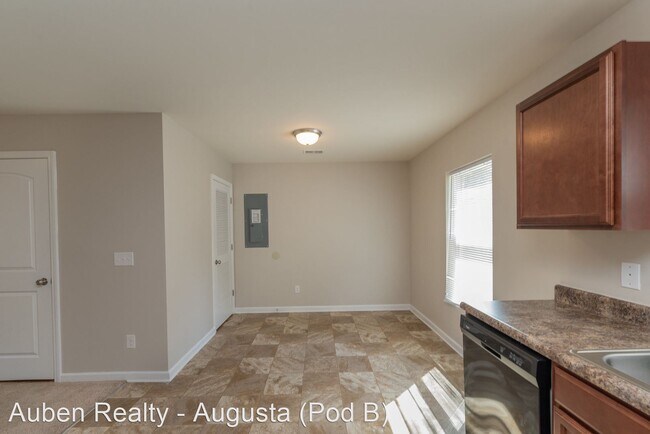 Building Photo - 3 br, 1.5 bath House - 4010 Rambling Way