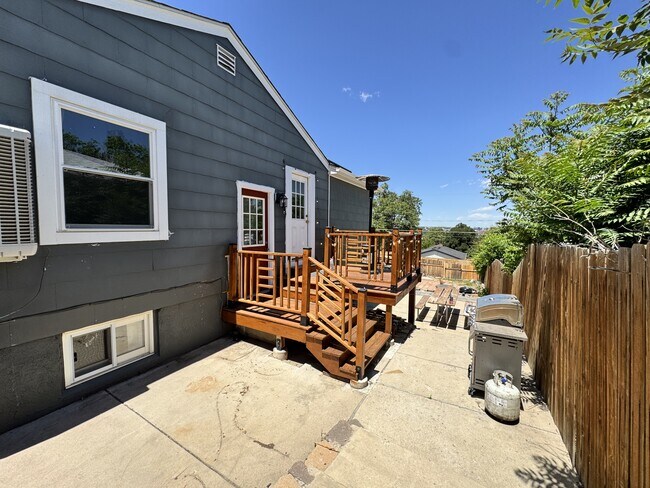 Building Photo - 2745 W Archer Pl