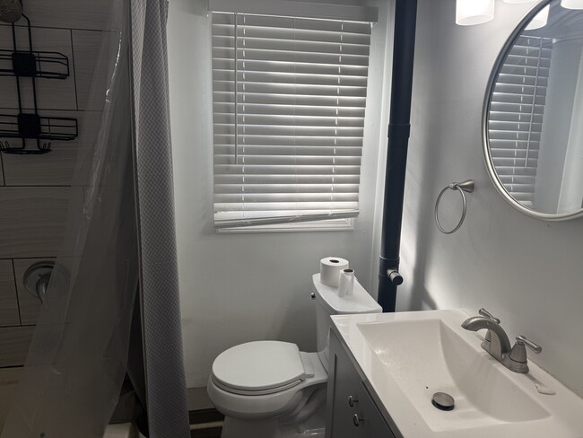 Building Photo - 120 Lakeview Blvd