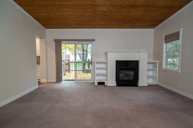 Building Photo - 422 S Michigan Ave