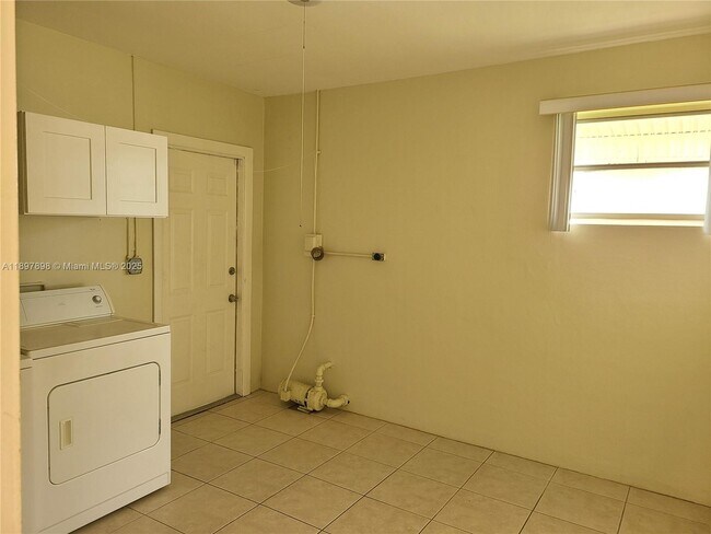 Building Photo - 6580 Grant St