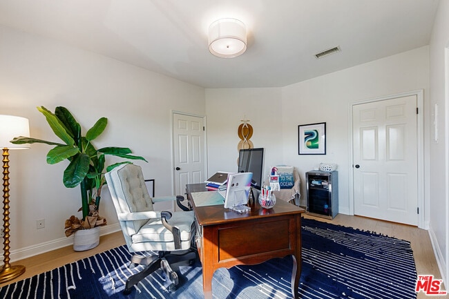 Building Photo - 28905 W Beach Ln