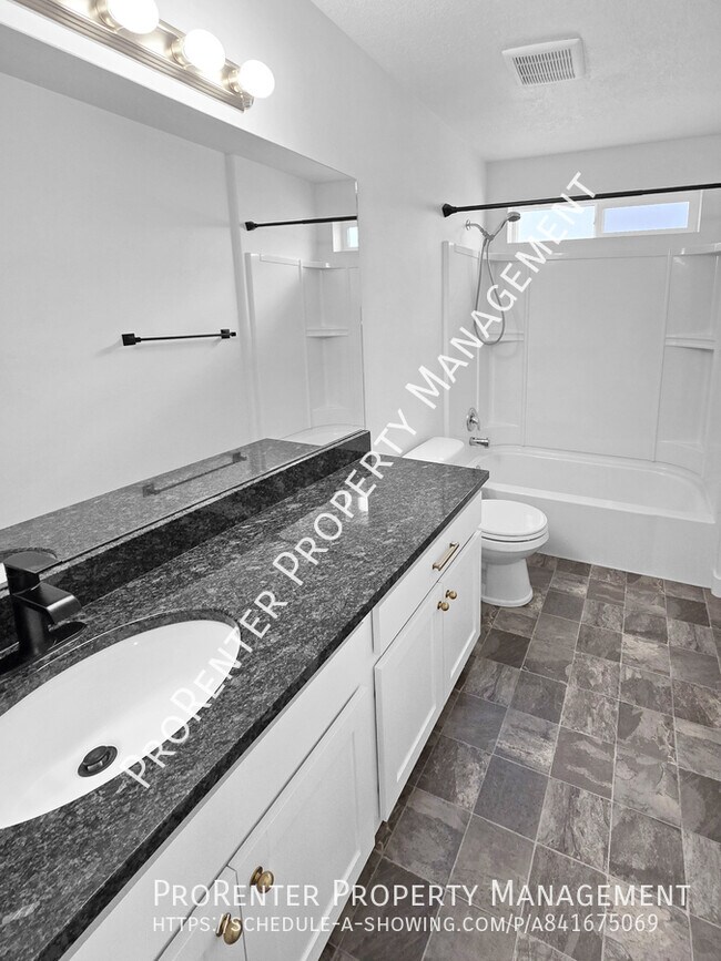 Building Photo - 1152 W Beacon Way