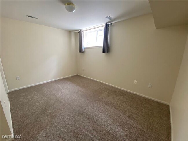 Building Photo - 1045 Maiden Ln