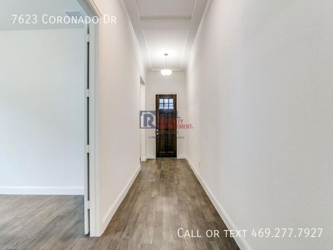 Building Photo - 7623 Coronado Dr