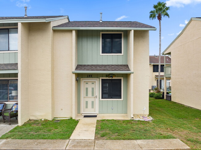 Primary Photo - 133 W Leslie Ln