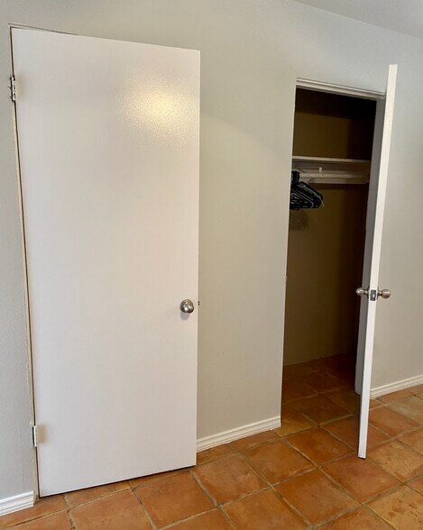 Closet - 1612 Colquitt St